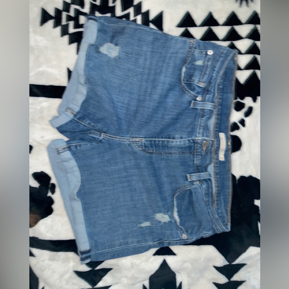 Denim Blue Women's high rise Shorts by levis size 31